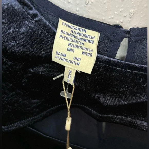 Baum und Pferdgarten | Aneto Crinkle Satin Cutout Long Sleeve Dress | Size 10 - Picture 2 of 12